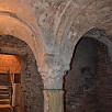Foto: Particolare della Colonna con Capitello - Cripta e Museo di Sant'Anastasio (Asti) - 12