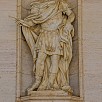 Foto: Statua del Chiostro dei Benefattori  - I Chiostri  (Cassino) - 20
