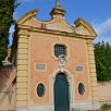 Foto: Facciata della Chiesetta - Villa Fidelia  (Spello) - 2